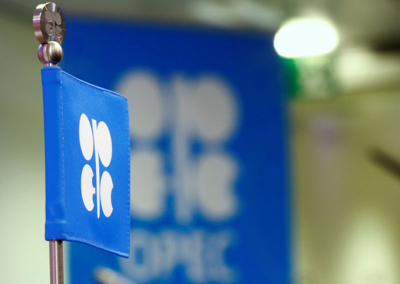 Страны ОПЕК+ договорились об увеличении добычи нефти в сентябре