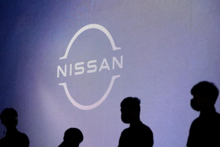 Nissan приостановил экспорт автомобилей в Россию, ждет перебоев в производстве