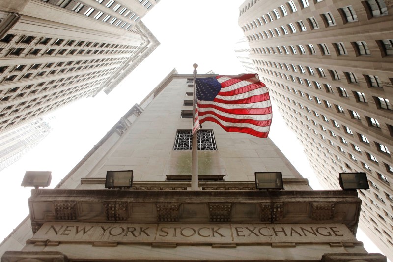 Рынок акций  США закрылся падением, Dow Jones снизился на 1,01%