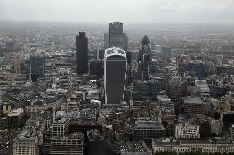 Инвесторы ждут всплеска активности сделок M&A в Великобритании на фоне падения фунта