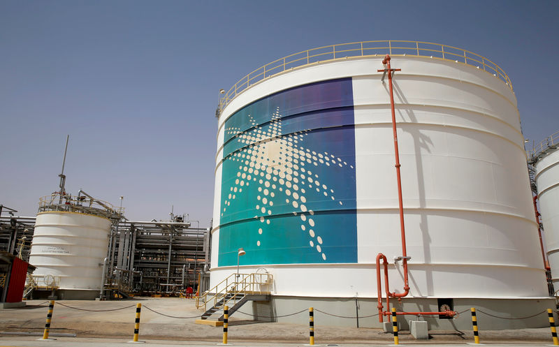 Саудовская Аравия пригрозила перебоями в поставках нефти