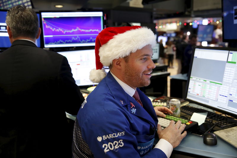 eToro: инвесторам не следует забывать о «ралли Санта-Клауса» в этом году