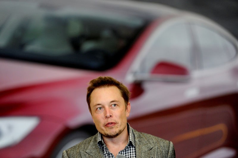 Маск отметил эффективность снижения цен на электрокары Tesla
