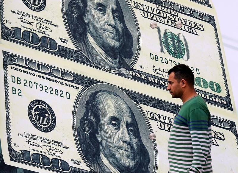 ЦБ РФ установил курс доллара США на сегодня в размере 58,7913 руб., евро - 56,1725 руб.