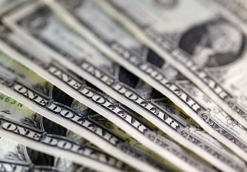 ЦБ РФ установил курс доллара США с 28 мая в размере 66,4029 руб.
