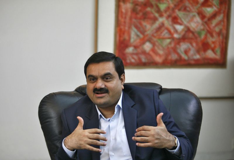 На фоне обвала акций Adani Индия выпала из топ-5 рынков мира