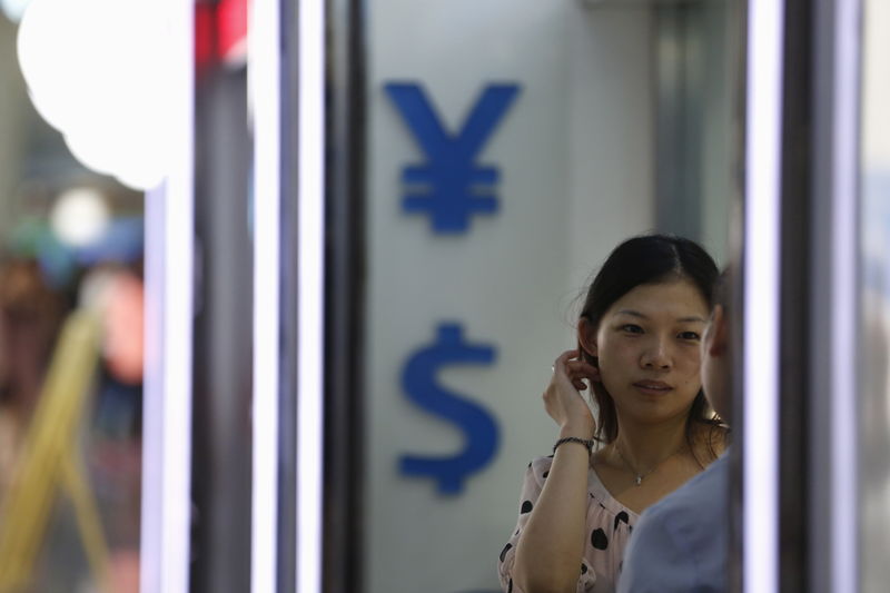Иностранные инвесторы избавляются от китайских акций