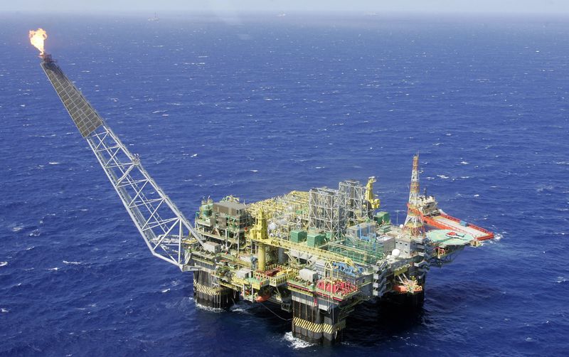 Рынок нефти сталкивается с риском опционов на 21 млн баррелей по $80