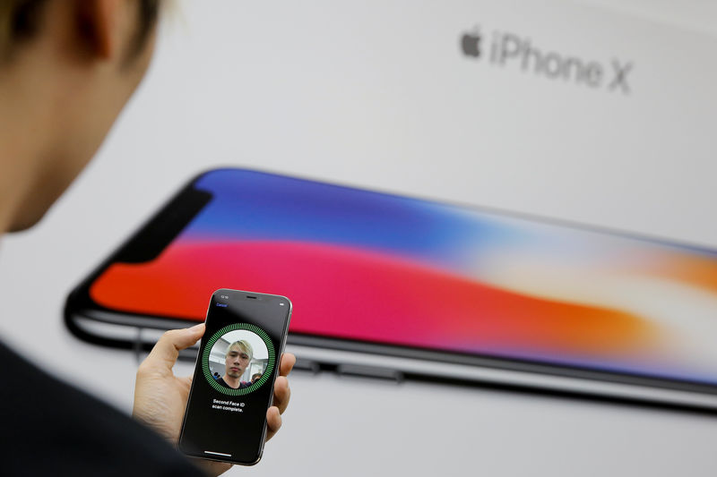 Apple ускоряет перенос производства из Китая