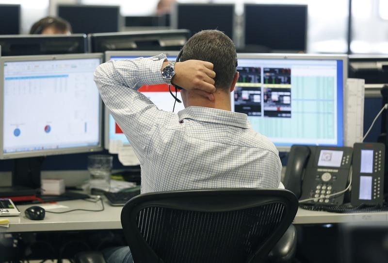 Рынок акций Московской биржи по состоянию на 10:30 мск 6 июня снижается