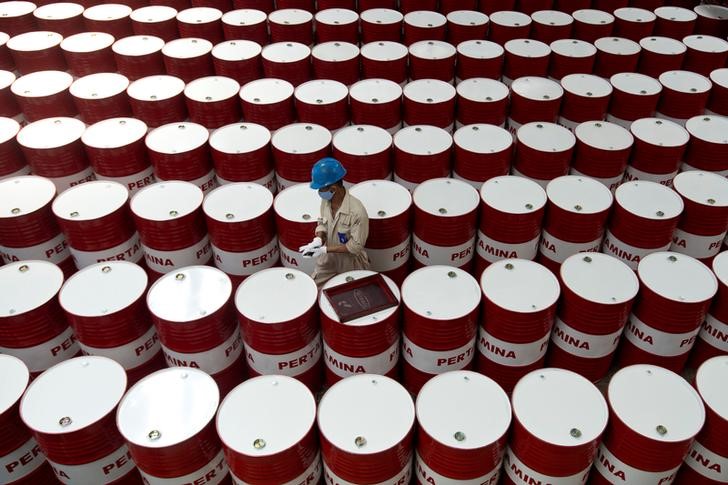 К концу года мировой спрос на нефть может составить до 100,3 млн б/с - РЭА Минэнерго