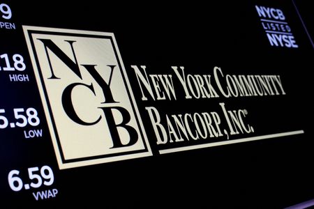 NYCB выручил от продажи кредитов более $1 млрд