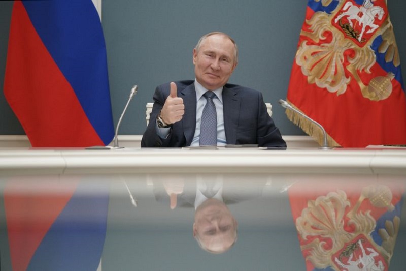 Путин: программа материнского капитала продлена до конца 2026 года