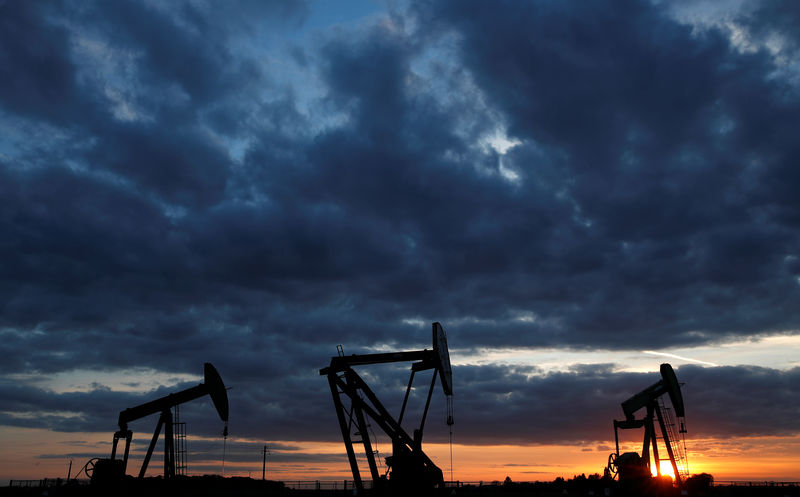 Цены на нефть буксуют в ожидании сигналов с Ближнего Востока
