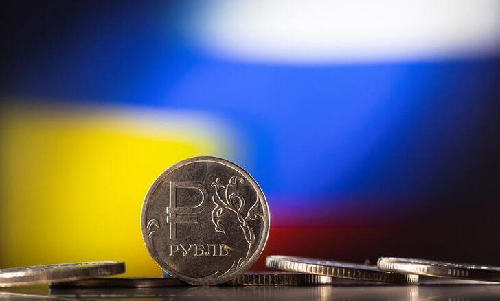 Рубль в среду обновил абсолютные минимумы в ожидании последствий санкций