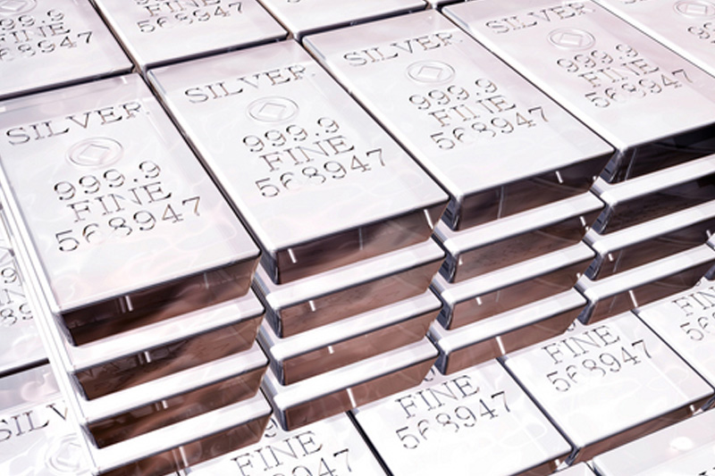Цены на серебро упали до минимума за два года