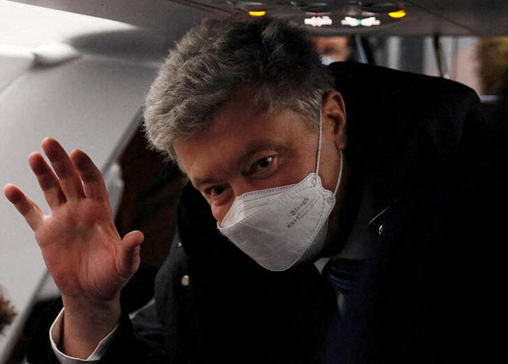 Экс-президент Украины Порошенко возвращается в страну, несмотря на угрозу ареста