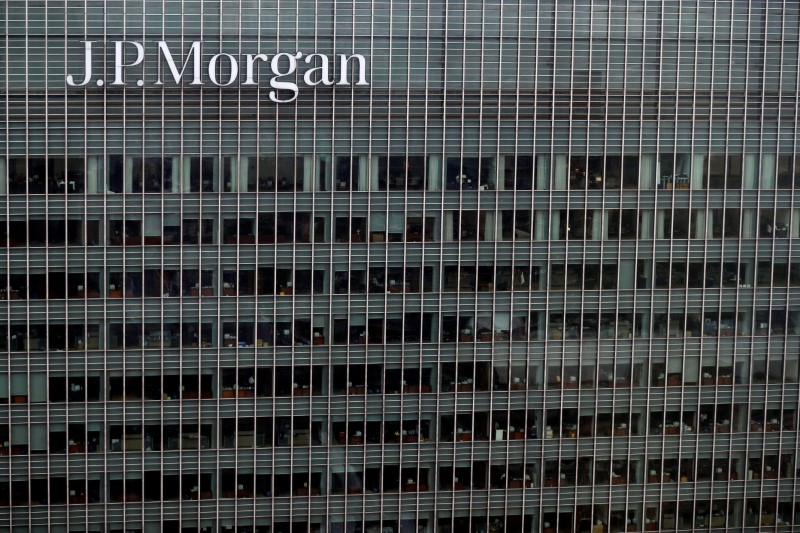 JPMorgan: доходы, прибыль побили прогнозы в Q4