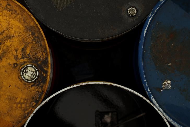 Цены на нефть растут на фоне решения ОПЕК+ сохранить квоты на добычу