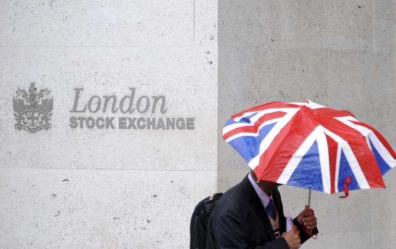Лондонская биржа решила выкупить больше своих акций