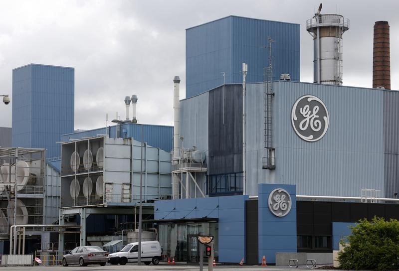 В 4-м квартале чистая прибыль General Electric составила $2,13 млрд по сравнению с убытком в $3,84 млрд годом ранее