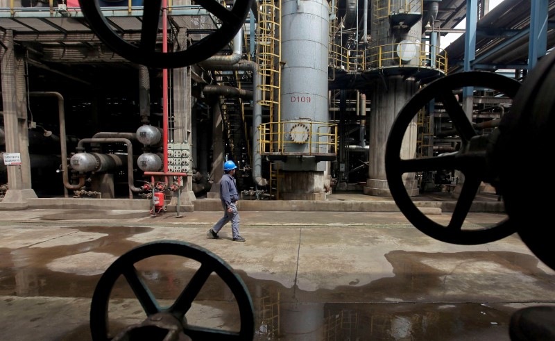 Хедж-фонды делают ставки на рост цен на нефть свыше $100