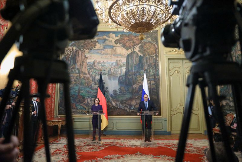 Бербок: Германия готова заплатить высокую цену за защиту ценностей в ситуации вокруг Украины