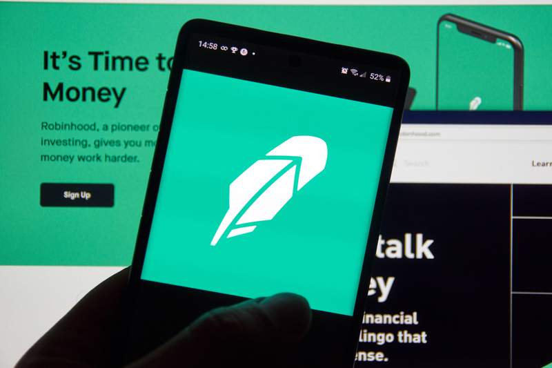 Штраф для Robinhood на $30 млн: новости крипторынка