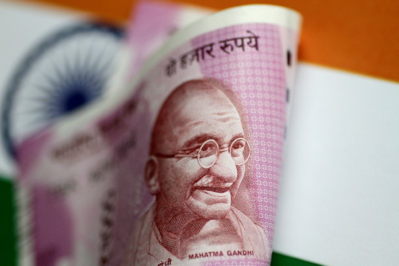 Индийская «неочевидная» причина падения рубля: новости к утру 29 августа