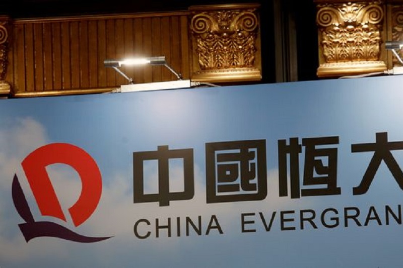 Акции Evergrande рухнули после решения о ликвидации за долг в $300 млрд