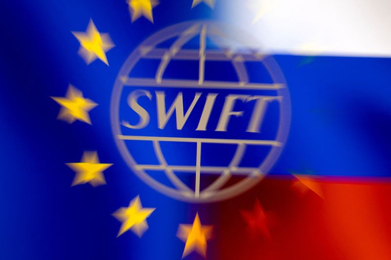 Топ-5 недели: отключение России от SWIFT и выступление Пауэлла