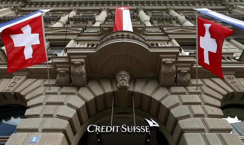 Банковский кризис привел к обвалу швейцарского франка