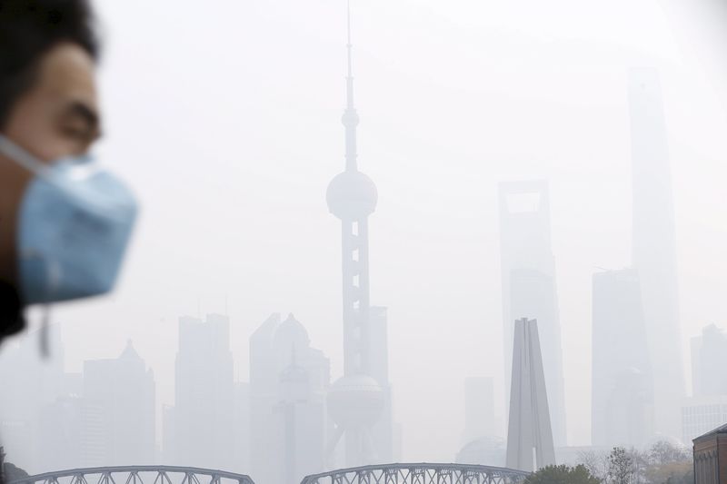 Крупнейший за два года «локдаун» объявили в Шанхае
